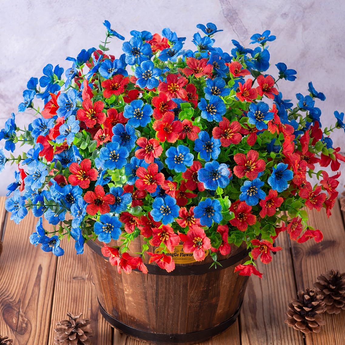 Outdoor Hanging Faux Silk Daisy with Eucalyptus 12 Bundles - 14”