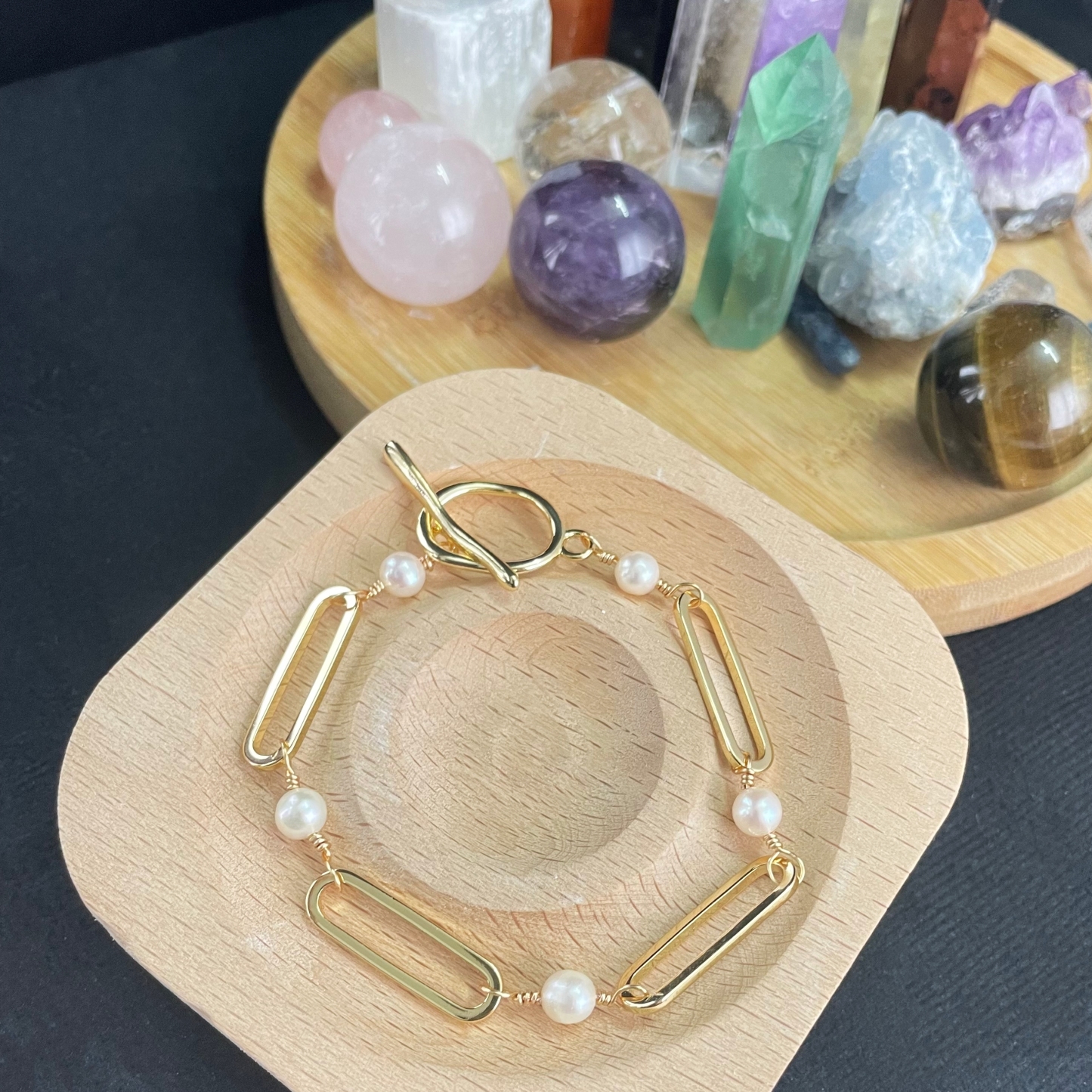 Minimalist Pearl and Gold Square Frame Bracelet