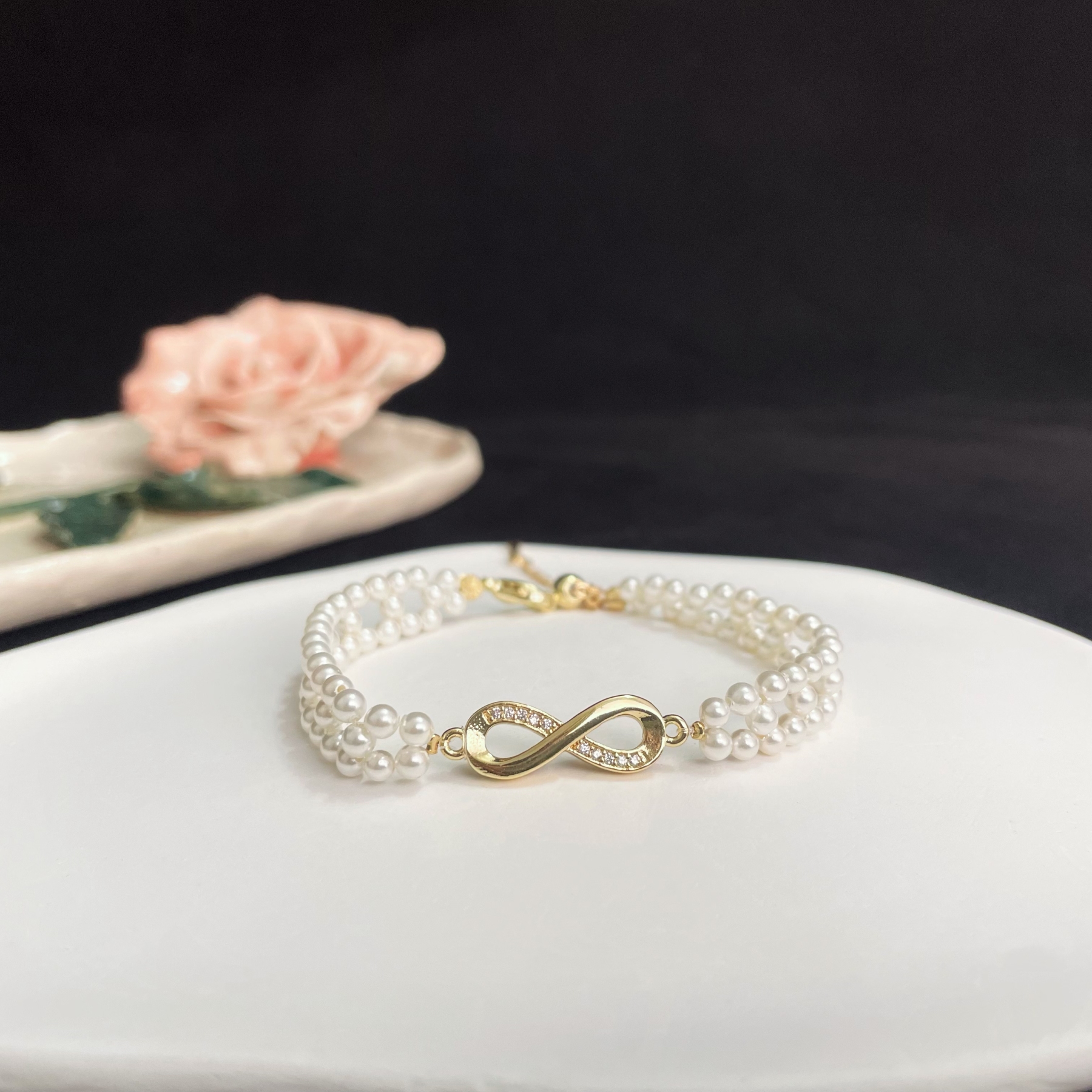 Mosswhoopi-Inspired Design Woven Bracelet