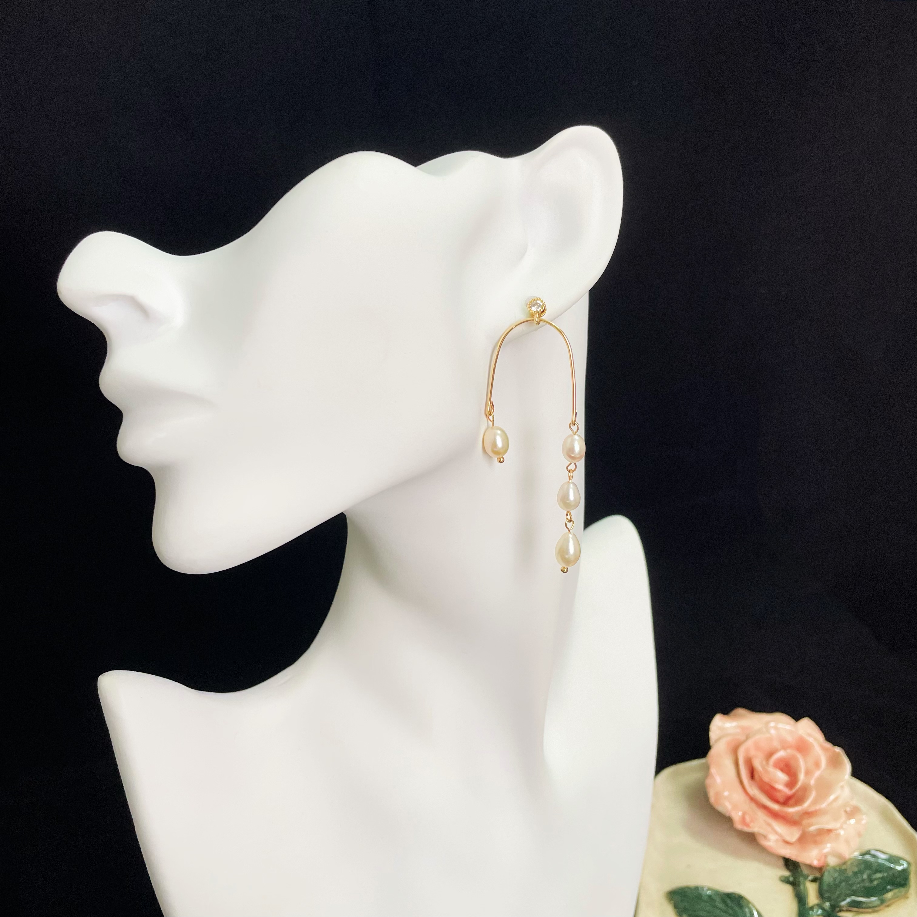 Pearl Drop Earrings with Inverted U-Shaped Frame