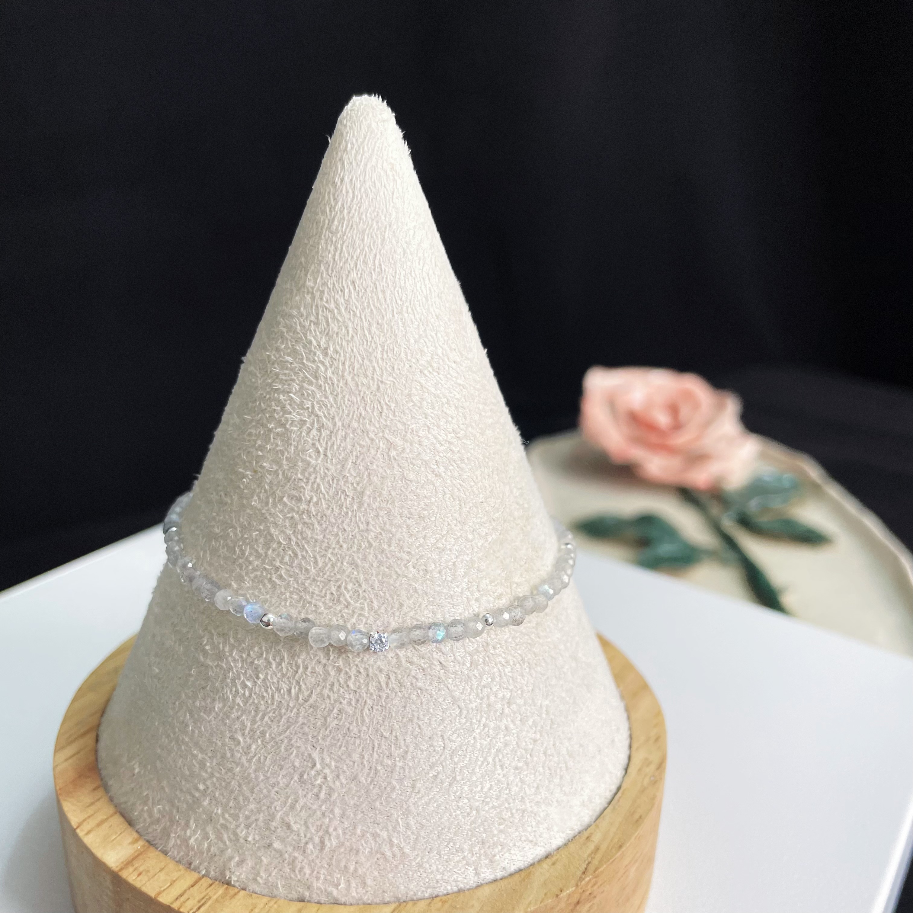 Handcrafted Dainty Thin Labradorite Faced Beads Bracelet