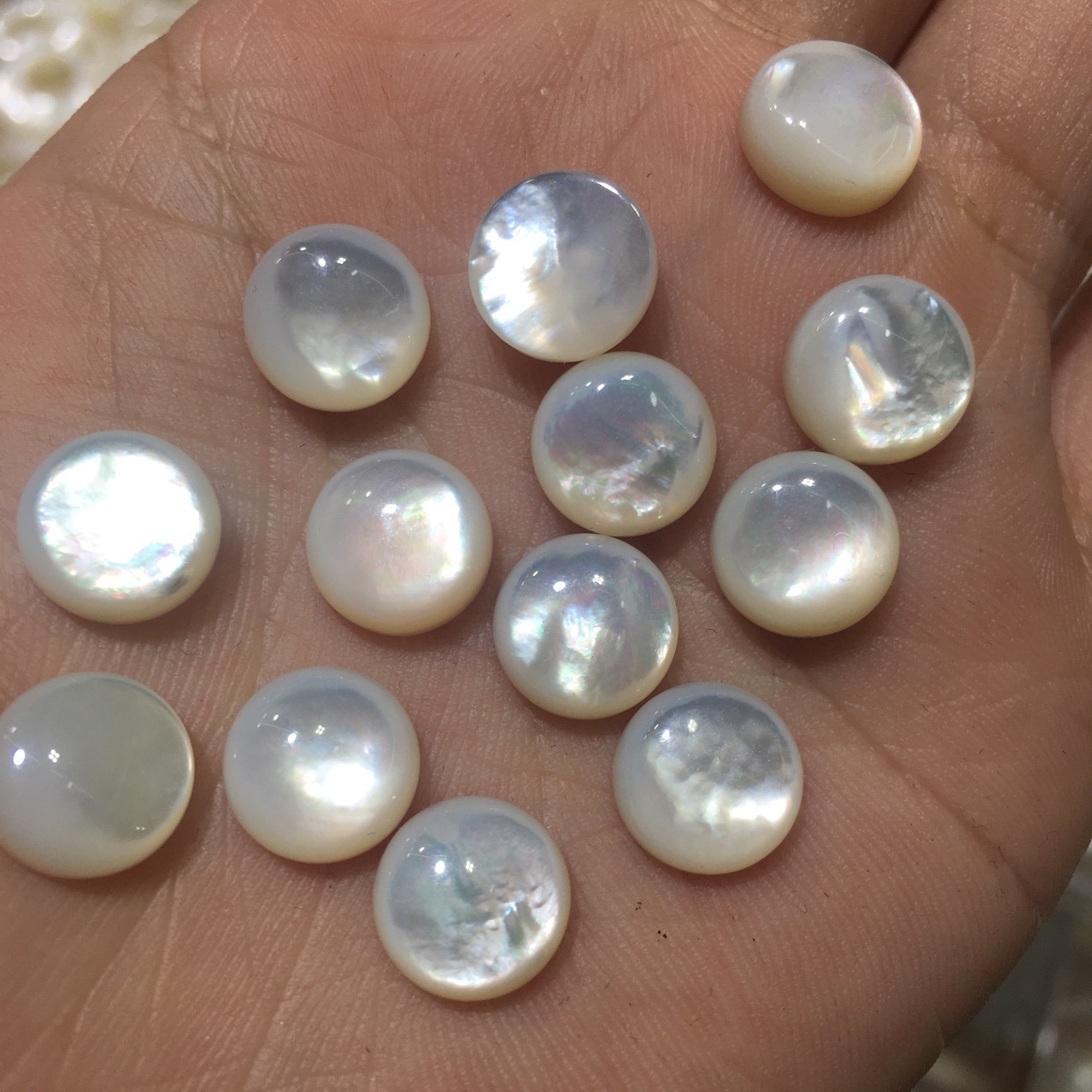 White Pinctada Maxima Flat Base Round Bead Cabochon for Jewelry DIY