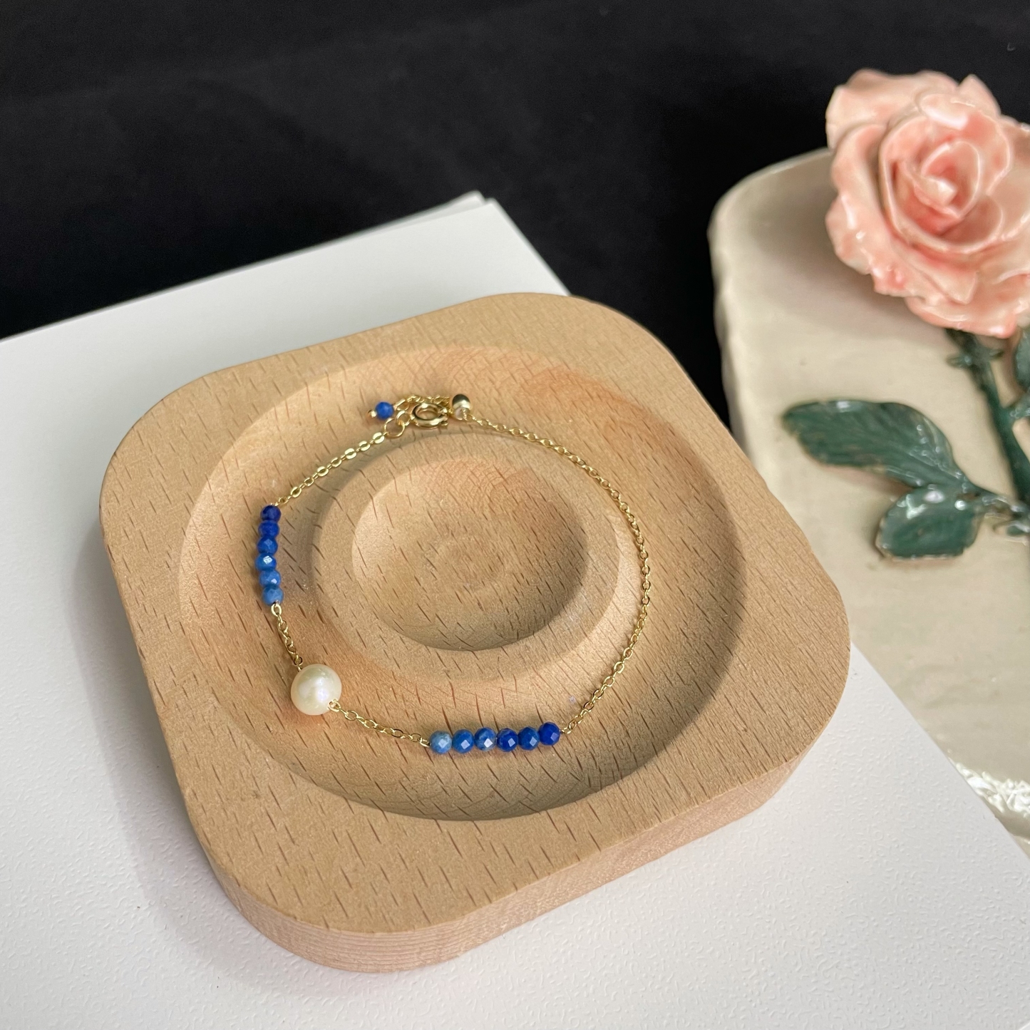 Slidable Pearl and Lapis Lazuli Beaded Bracelet