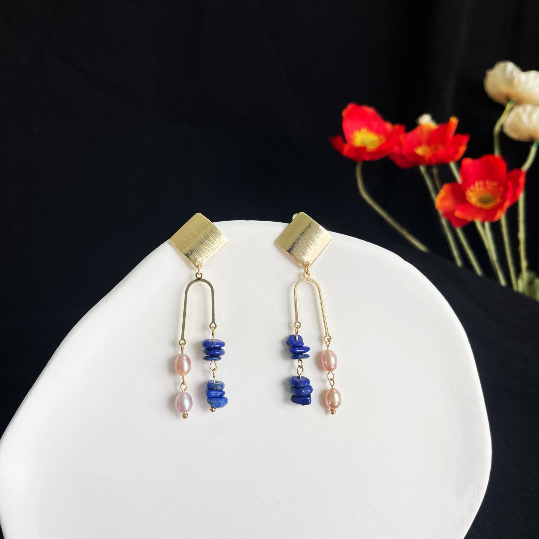 Stunning Lilac Pearls and Lapis Lazuli Earrings with Gold Diamond Square