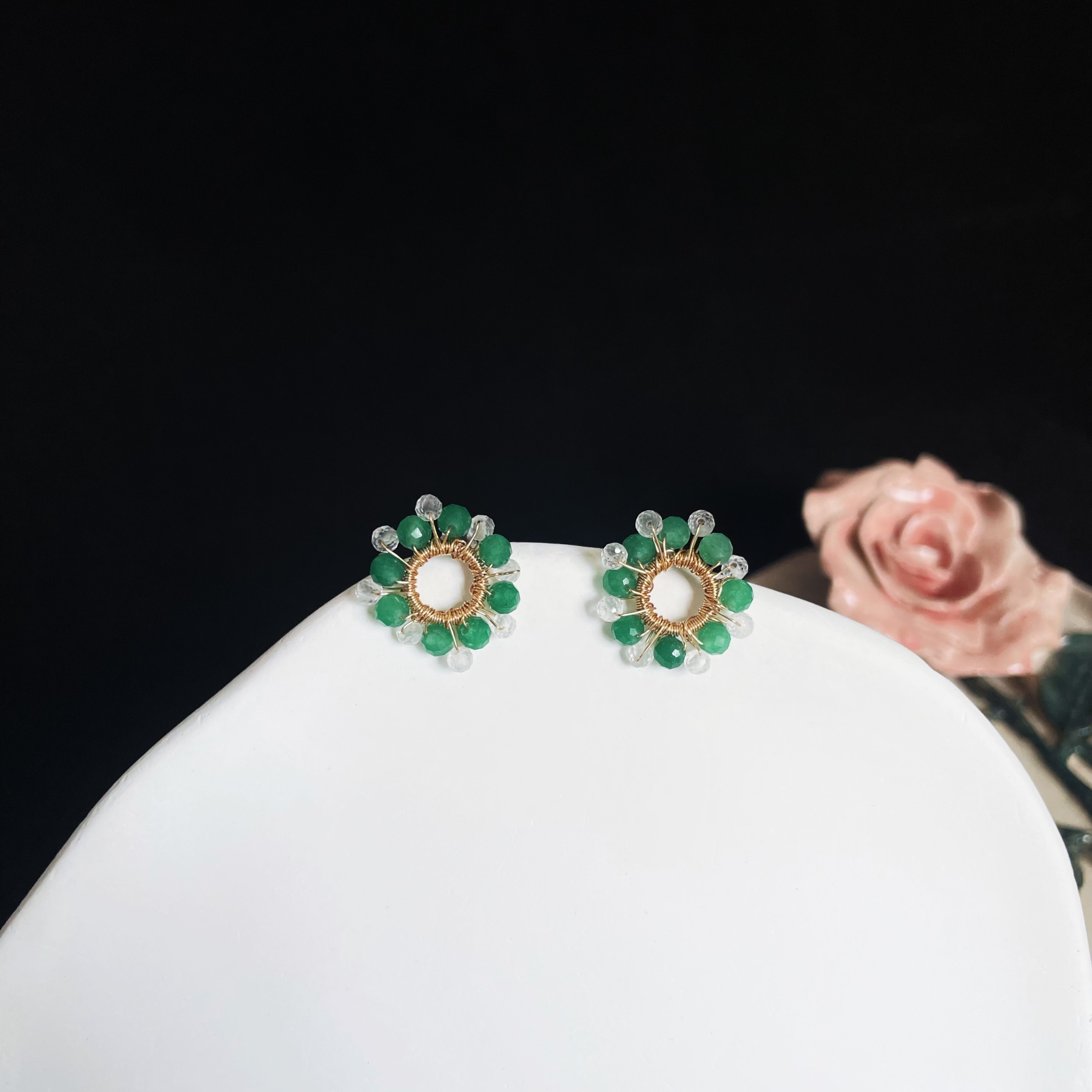 Elegant Sunflower-Inspired Ear Studs with Green Aventurine and Clear Quartz
