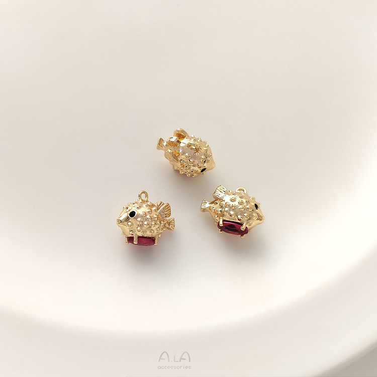 14k Gold Marine Organism Theme Charm Pendant