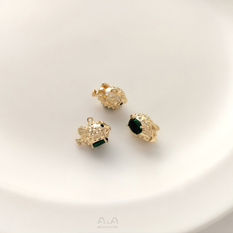 14k Gold Marine Organism Theme Charm Pendant