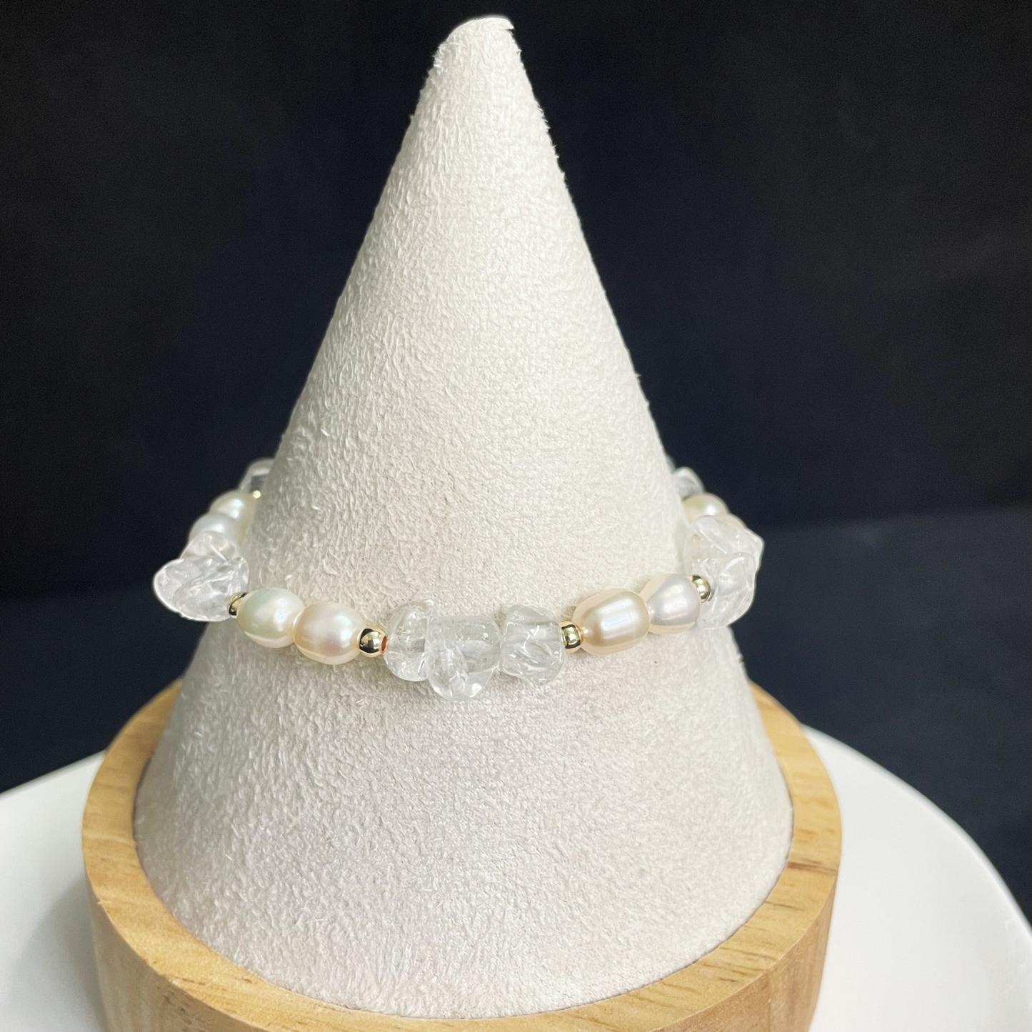 Pearls and Clear Quartz Bracelet with Magnetic Buckle