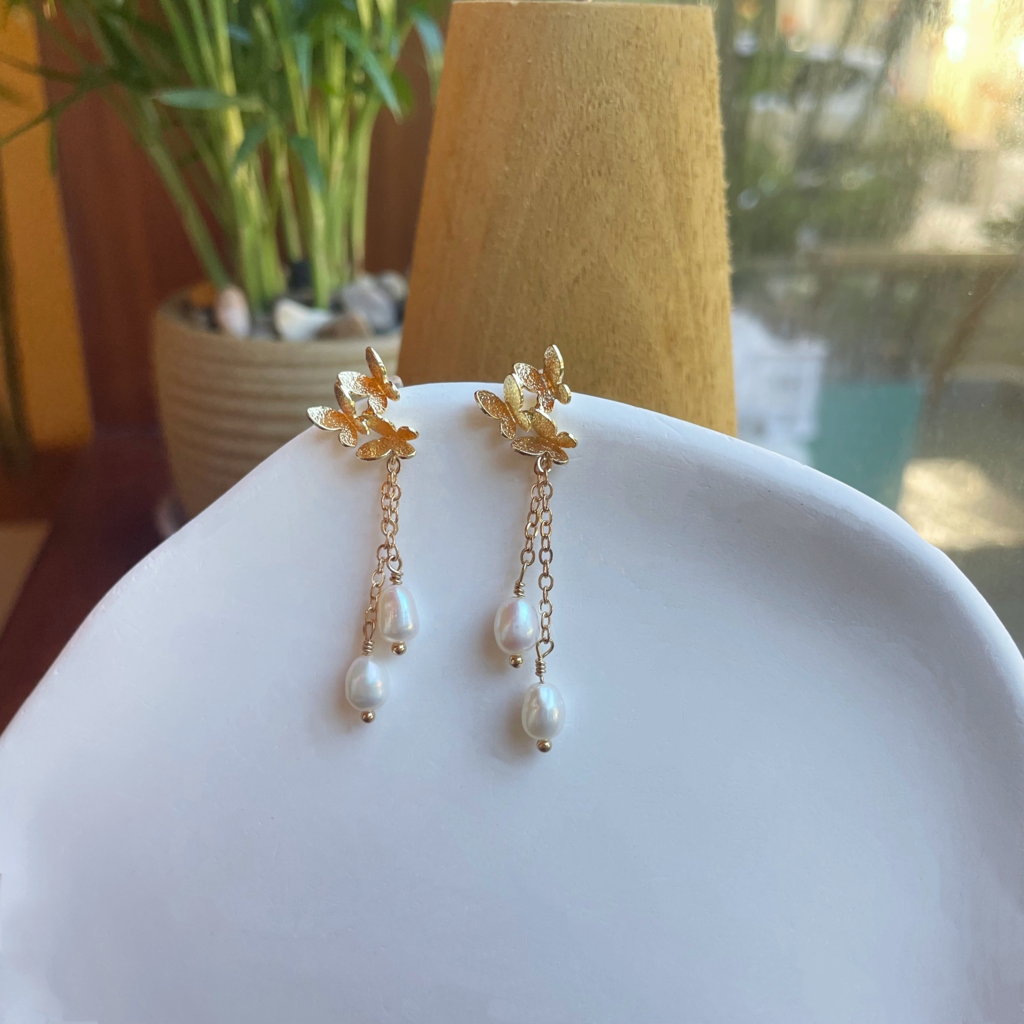  Butterflies with Pearl Earrings