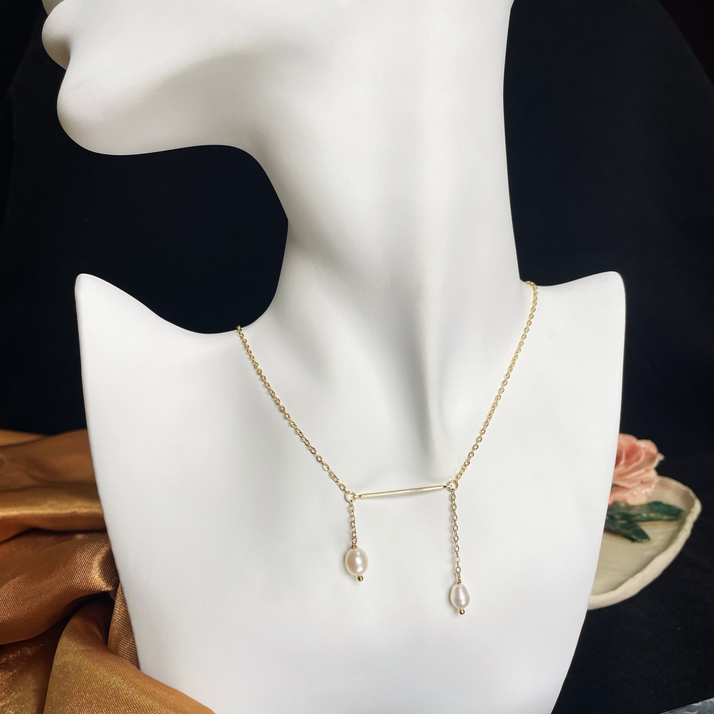 Elegance in Motion - Lever-Center Necklace with Dual Hanging Pearls