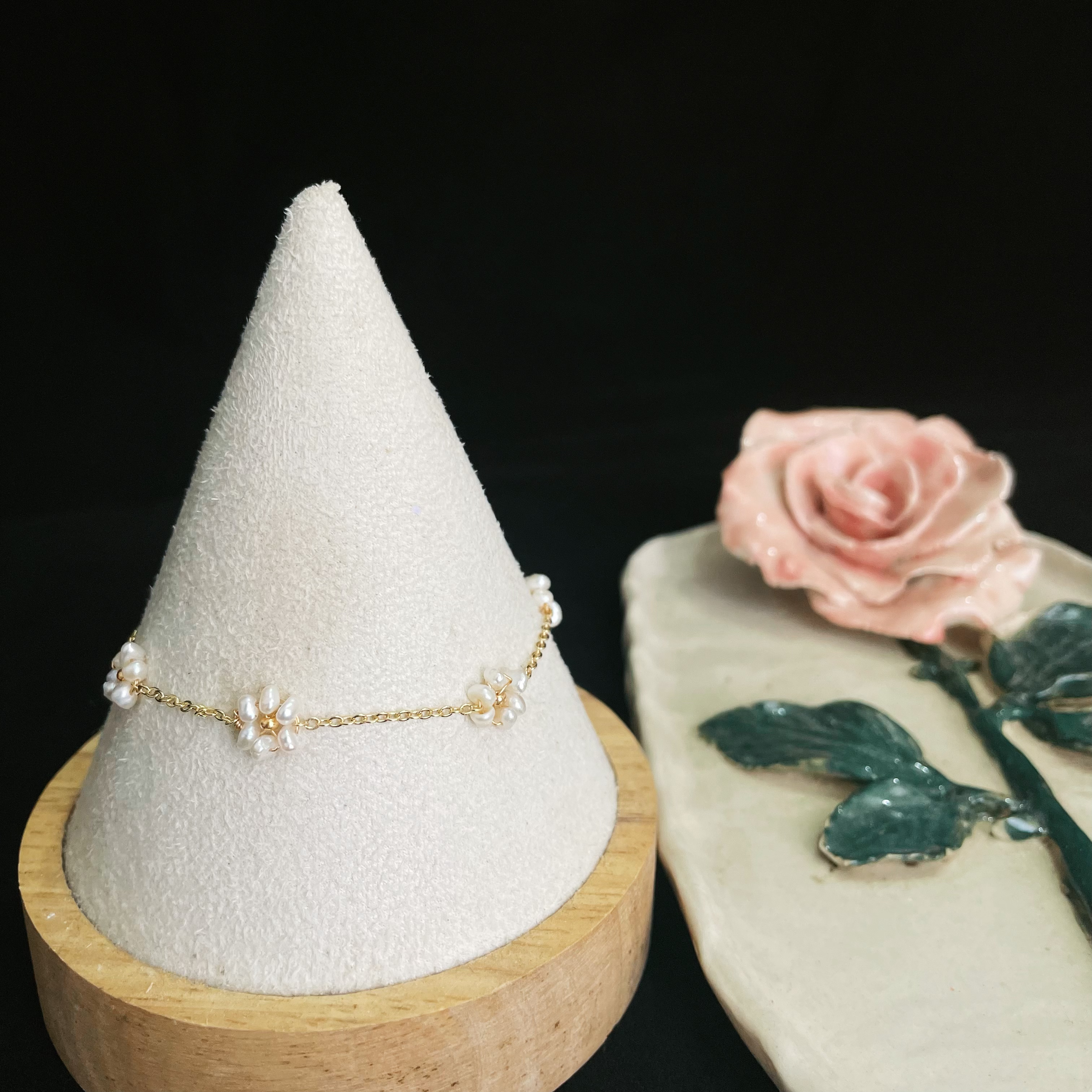 Charming Little Pearl Flowers Bracelet