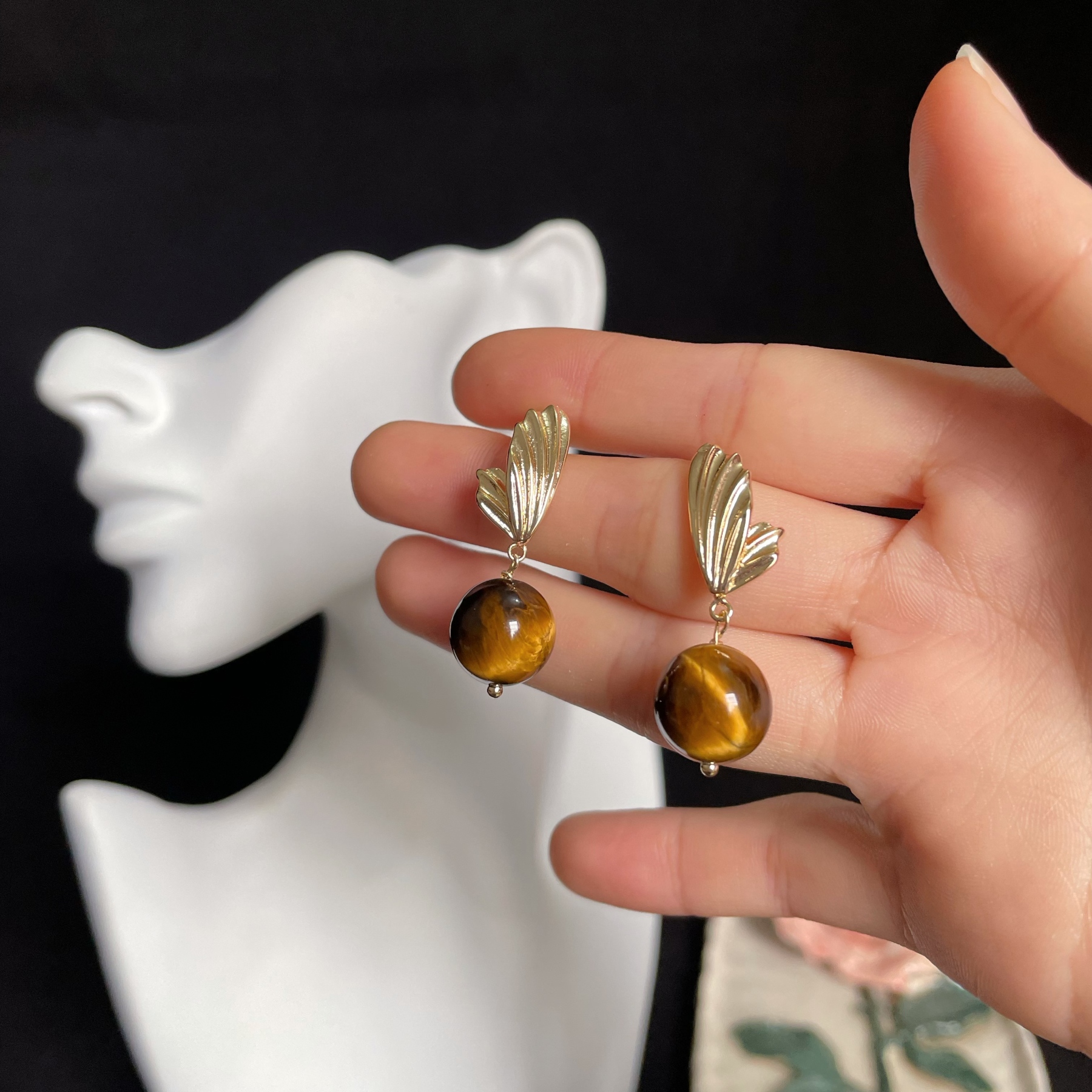 Gold-Plated Wing Hanging with Tiger's Eye Earrings 