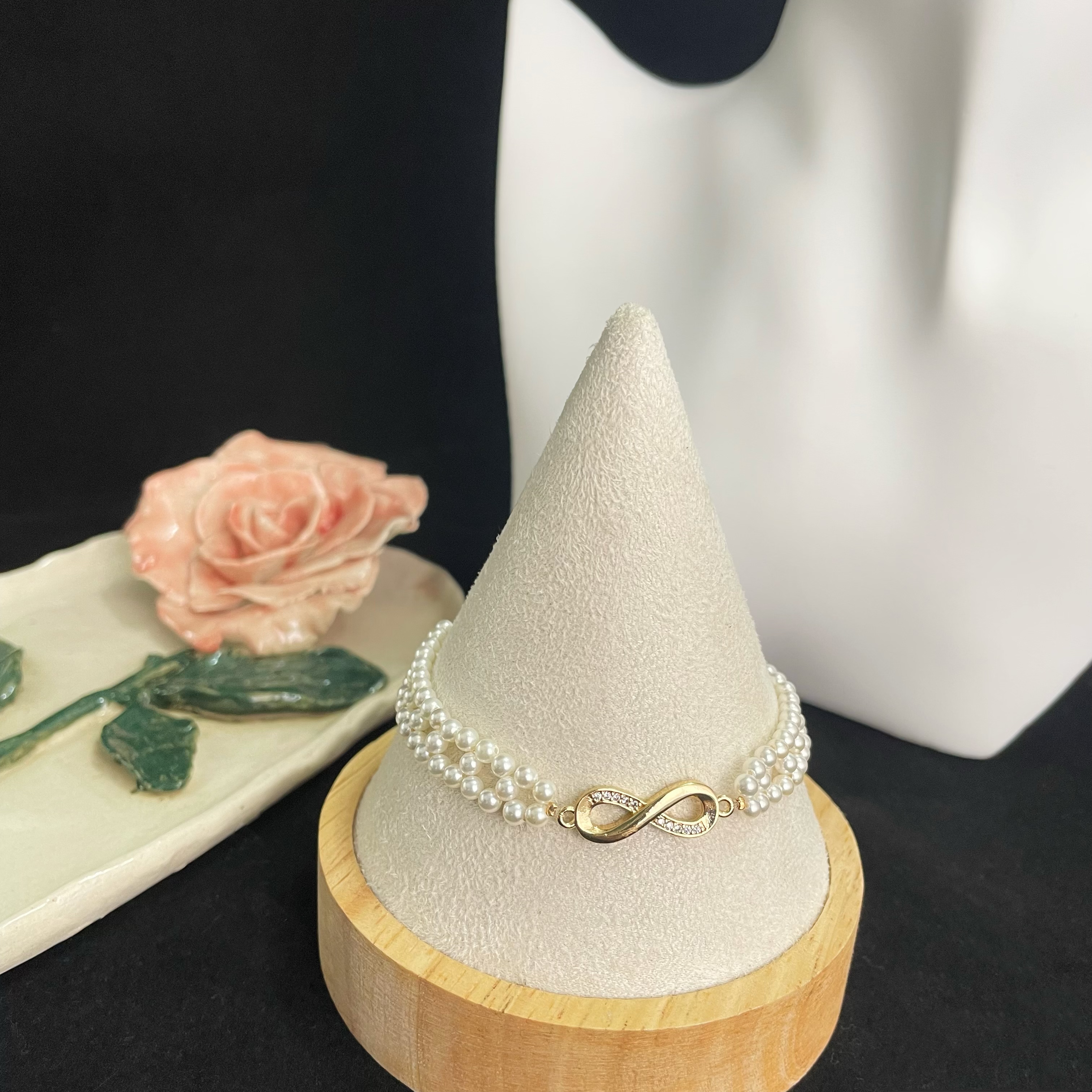 Mosswhoopi-Inspired Design Woven Bracelet