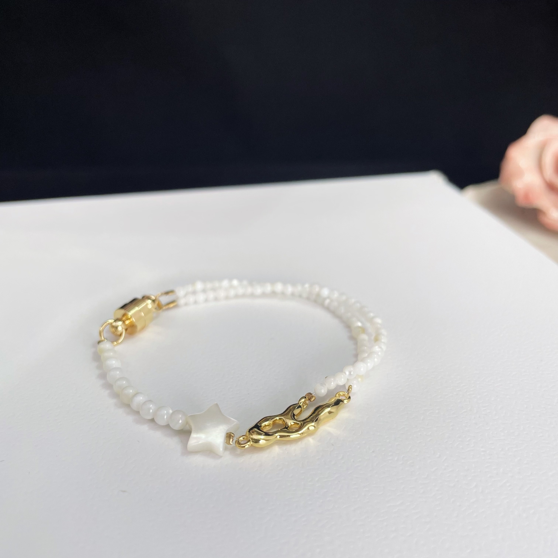 Asymmetric Mother-of-Pearl Beads Bracelet with Star Charm
