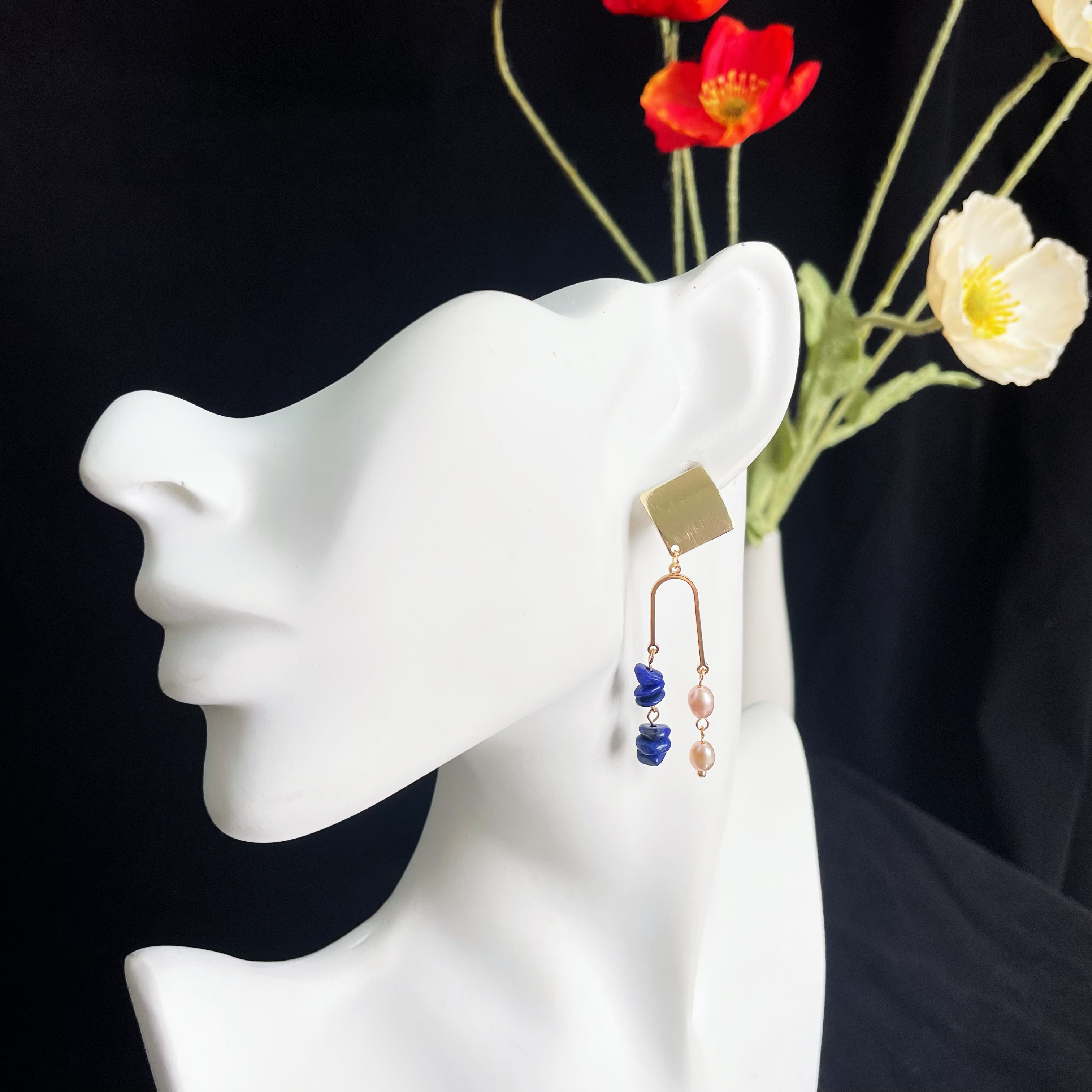 Stunning Lilac Pearls and Lapis Lazuli Earrings with Gold Diamond Square