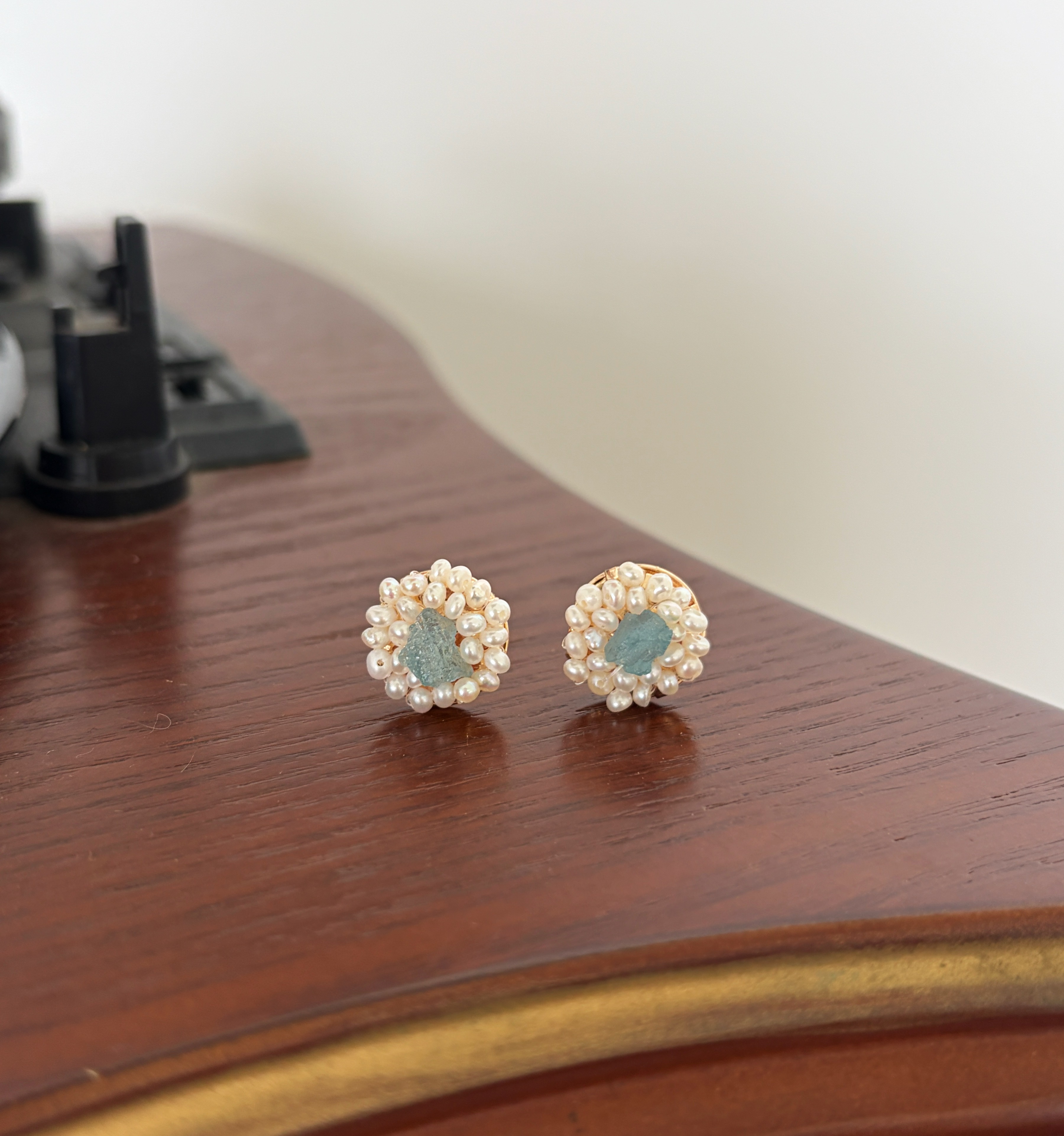 One-of-a-Kind Raw Aquamarine Core and Pearls Cluster Stud Earrings 