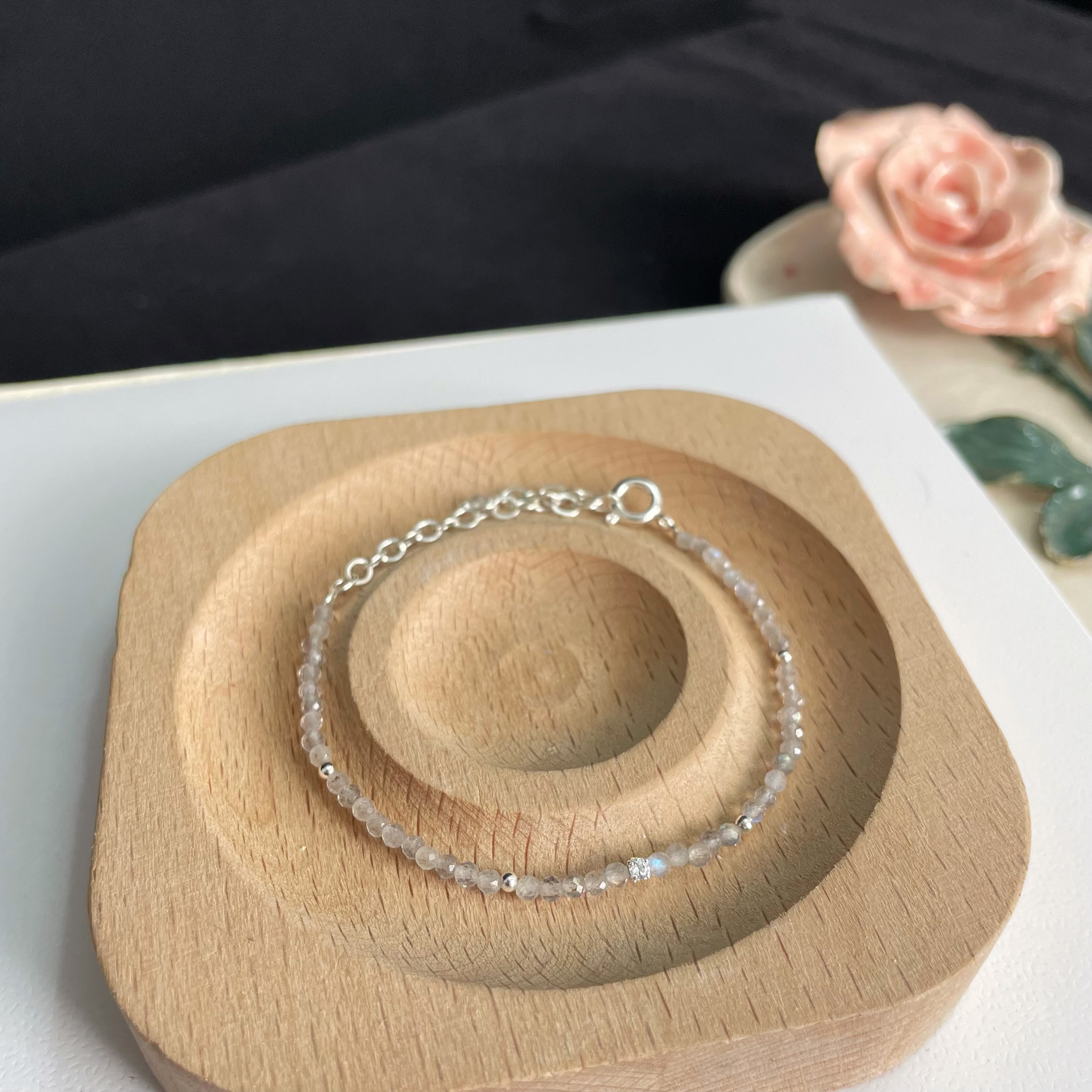 Handcrafted Dainty Thin Labradorite Faced Beads Bracelet