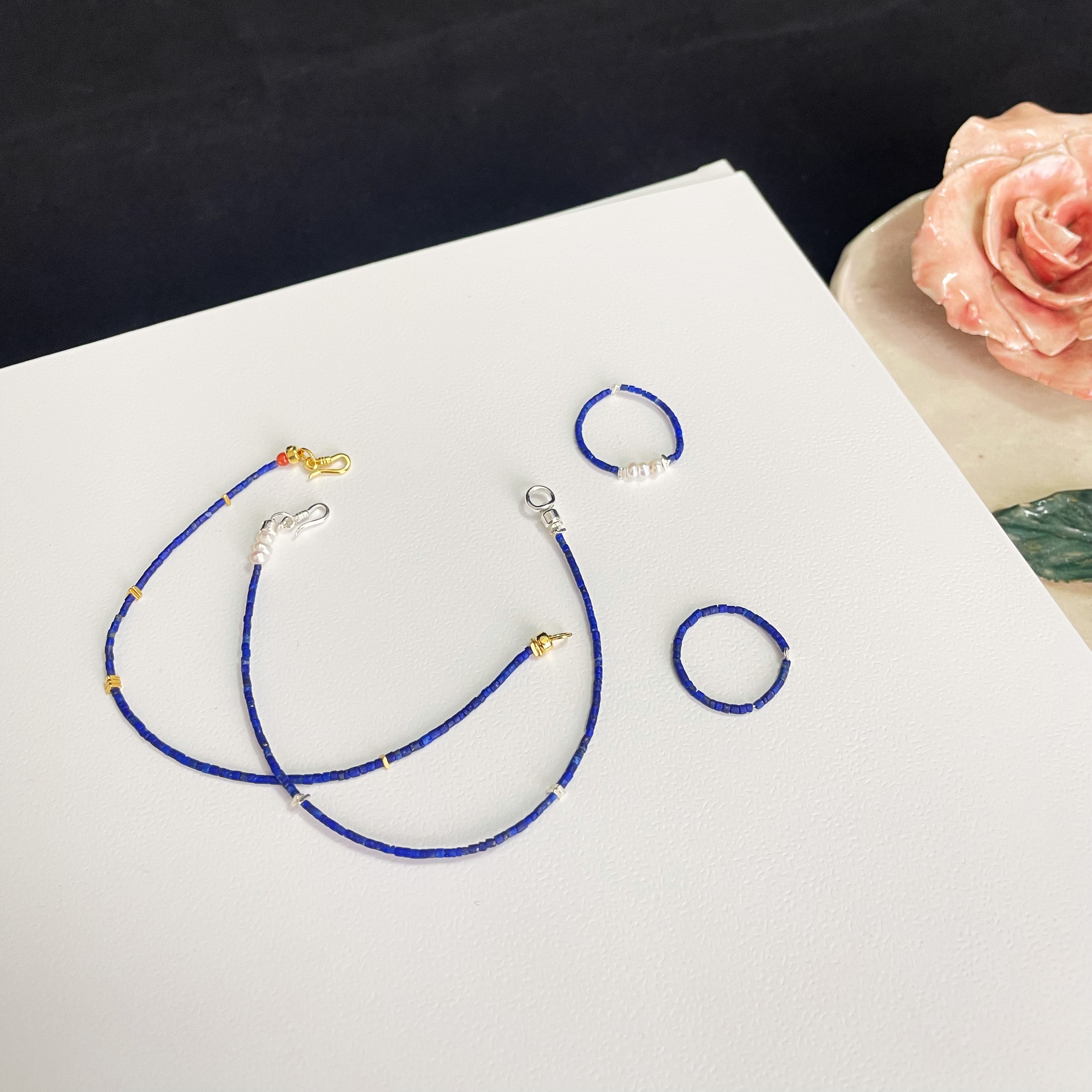 Tiny Lapis Lazuli Beads One Line Ring