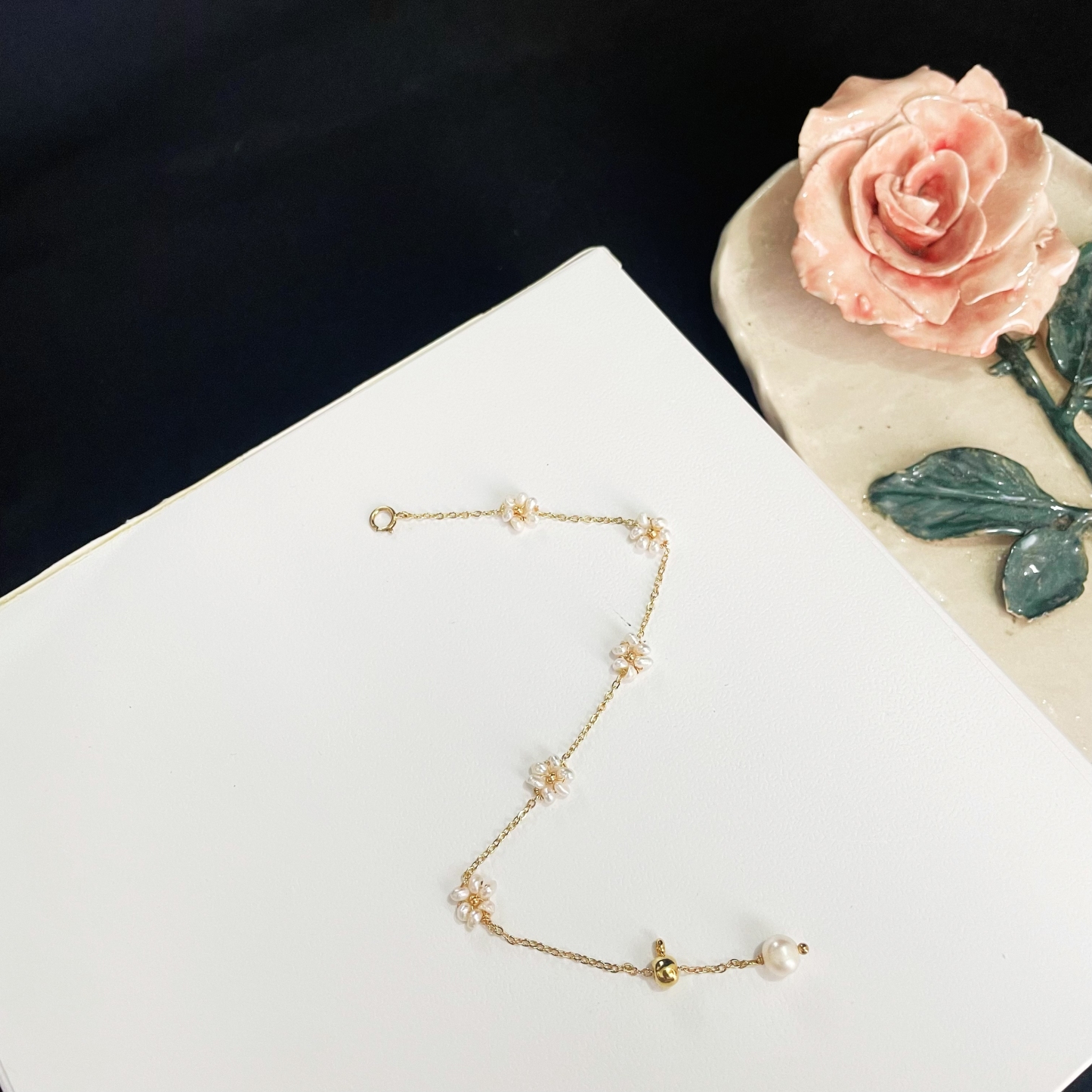 Charming Little Pearl Flowers Bracelet