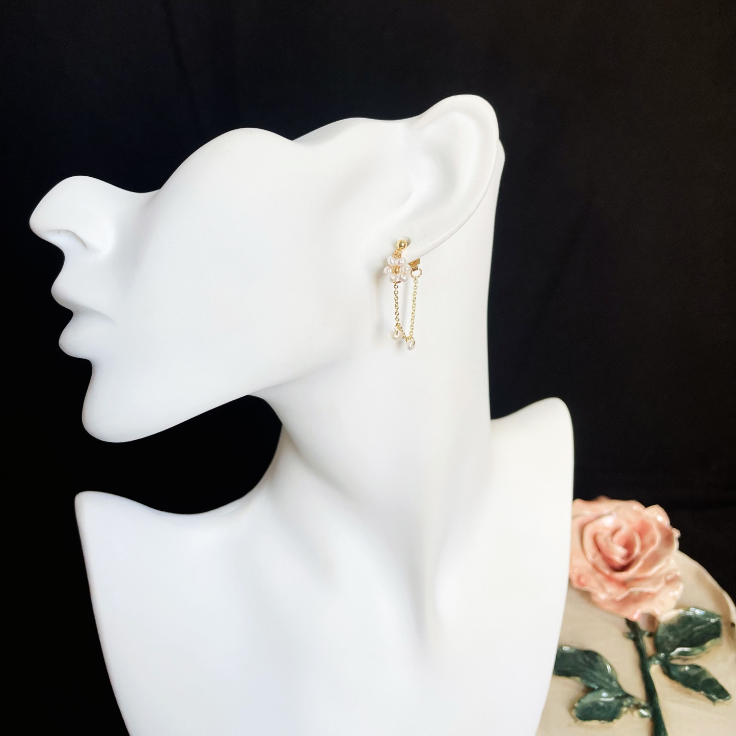 Elegant Chain Hoop Earrings with Little Pearl Flowers