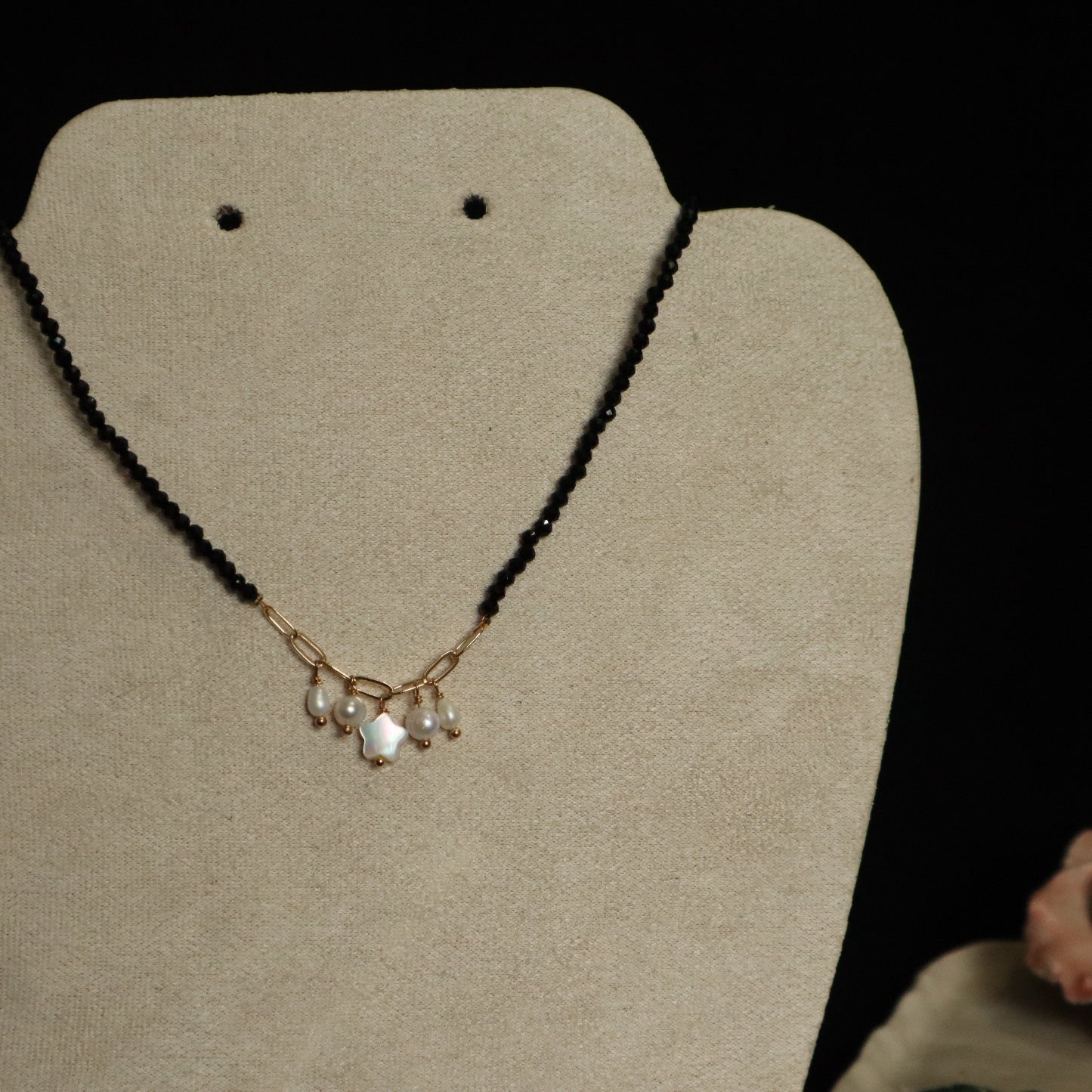 Elegant Black Spinel Faced Beads Necklace with Mother-of-Pearl Star and Pearls