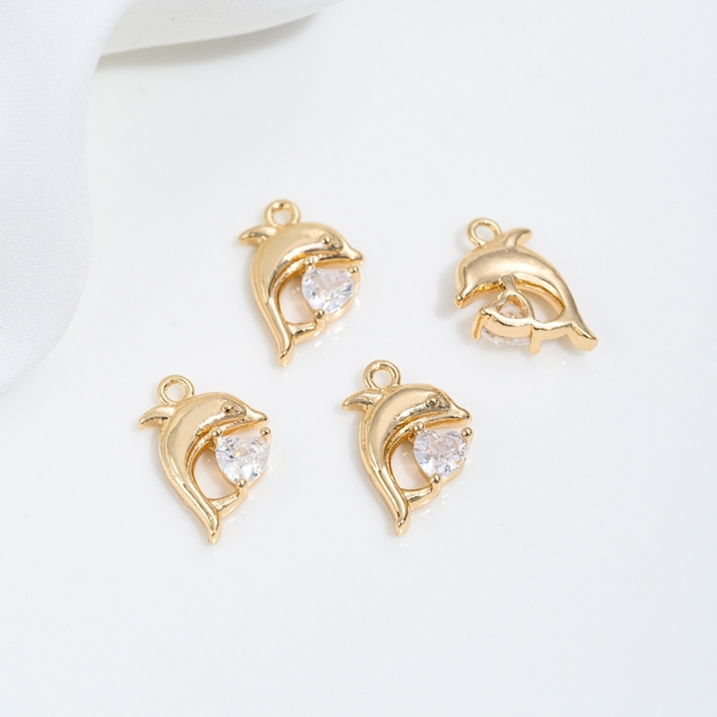 14k Gold Marine Organism Theme Charm Pendant