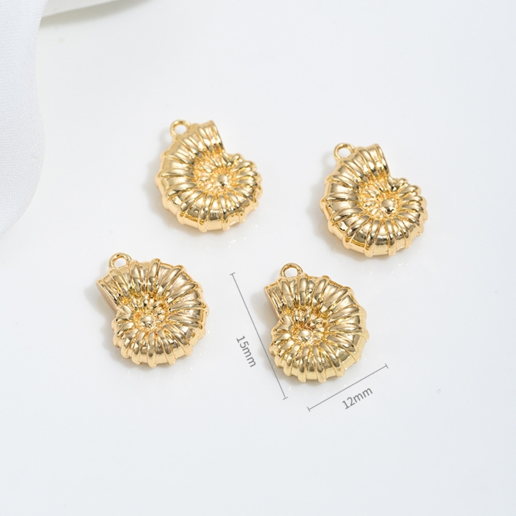 14k Gold Marine Organism Theme Charm Pendant