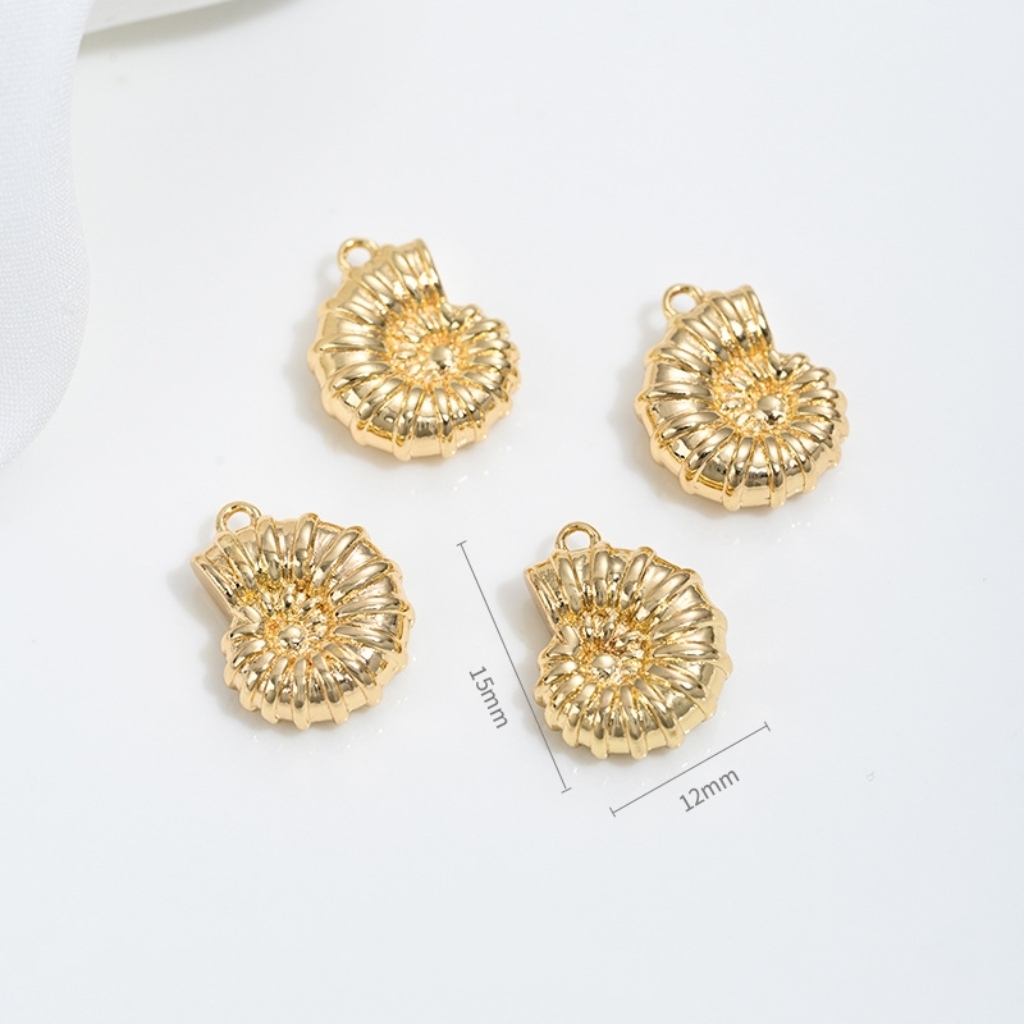 14k Gold Marine Organism Theme Charm Pendant