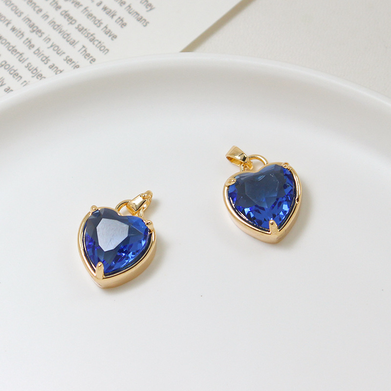 15*18mm Colored Zircon Inlaid Heart Pendant