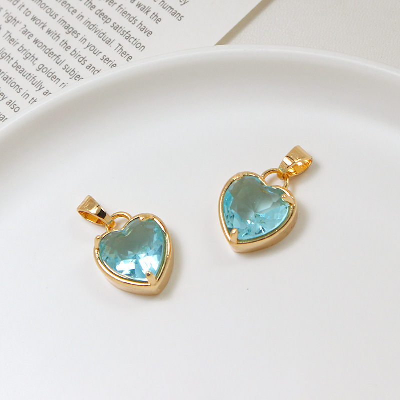 15*18mm Colored Zircon Inlaid Heart Pendant