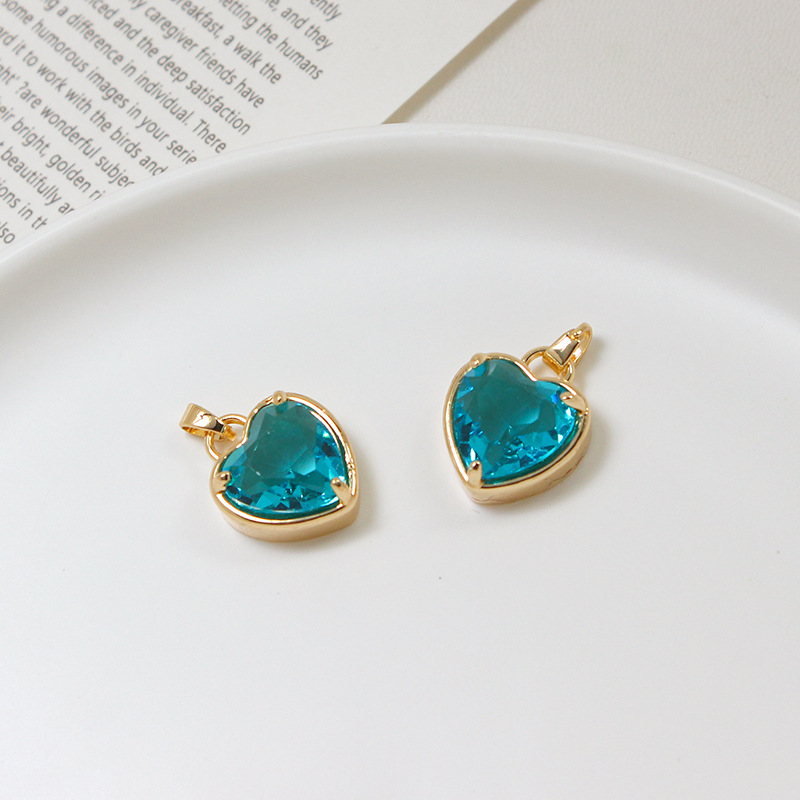 15*18mm Colored Zircon Inlaid Heart Pendant