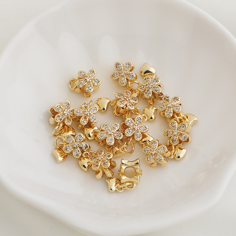 Gold Plated Cubic Zirconia Inlaid Peach Blossom with Heart Charm Space