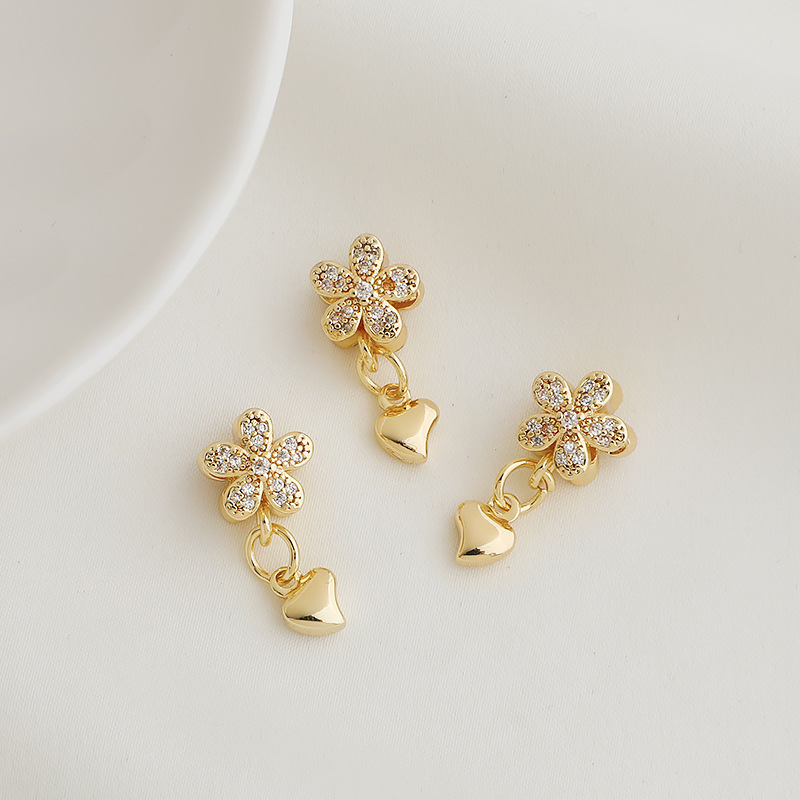 Gold Plated Cubic Zirconia Inlaid Peach Blossom with Heart Charm Spacer Bead for Jewelry DIY