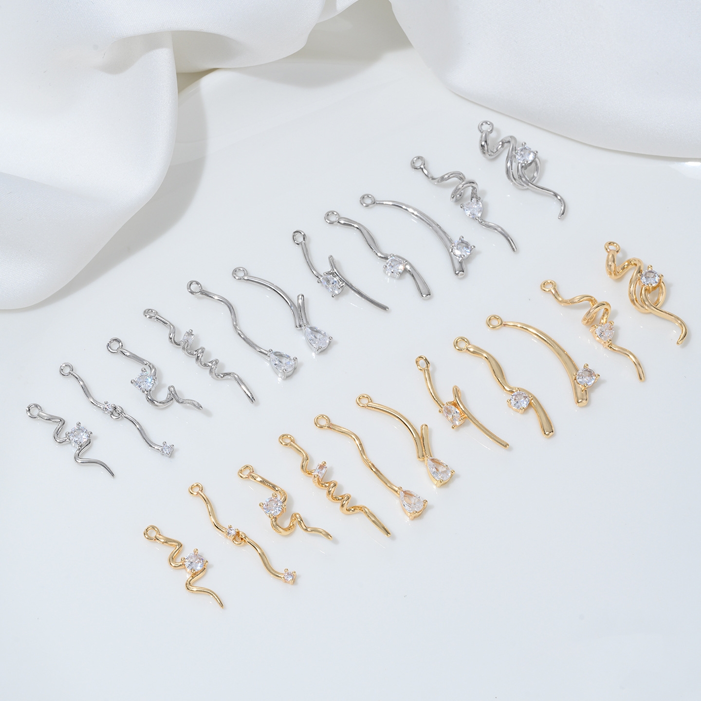 Cubic Zirconia Inlaid Gold Plated Spirit Snake Theme Pendant Jewelry Charm