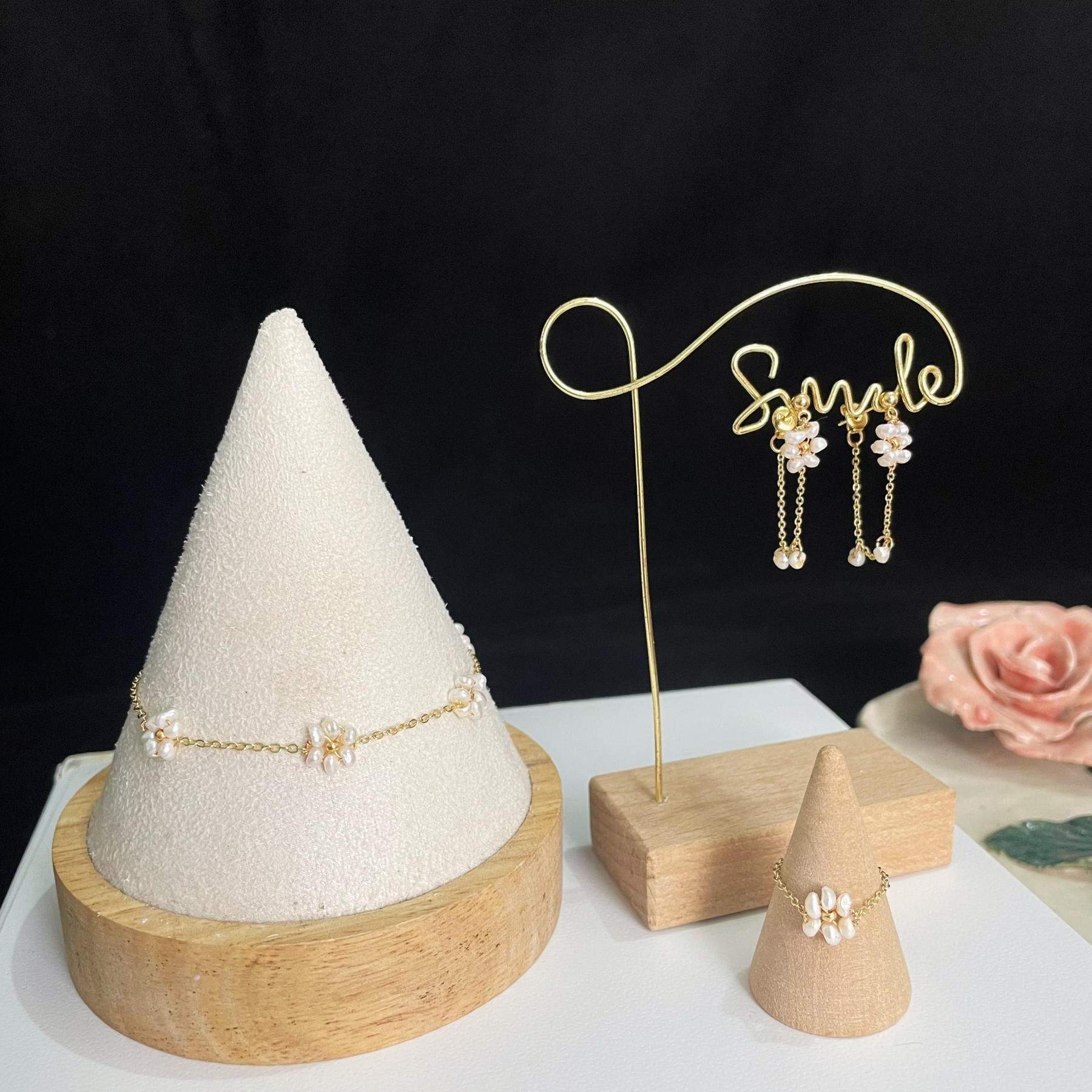 Charming Little Pearl Flowers Bracelet