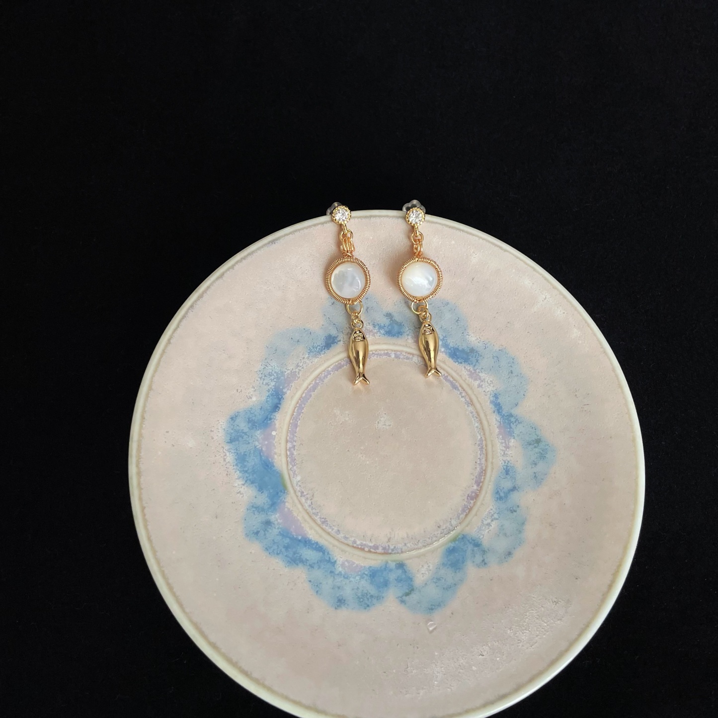 Handmade Elegant Bubbling Fish Earrings White shell and Fish Charms