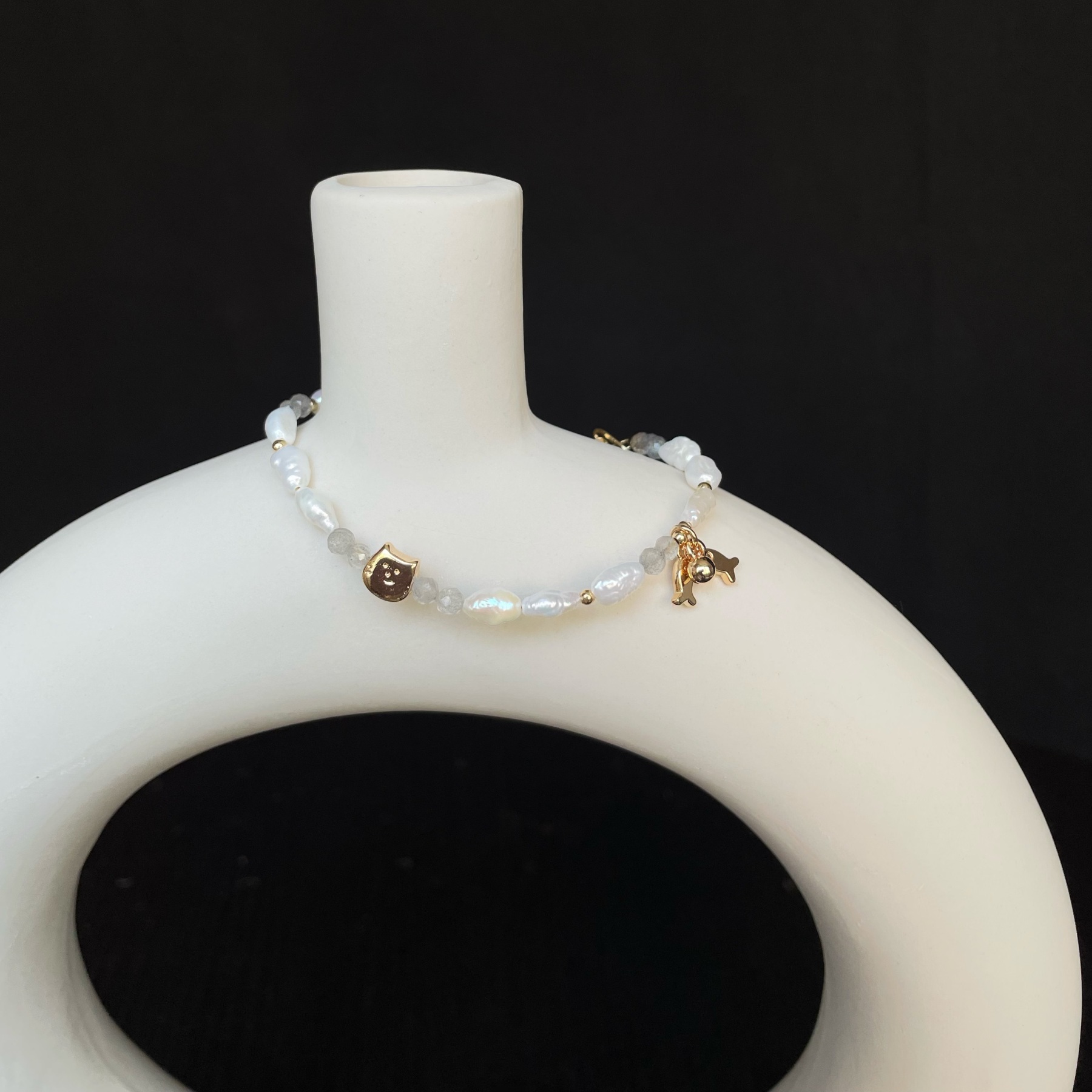 Handmade Cute Labradorite and Irregular Keshi Pearls Bracelet with Cat and Fish Charm