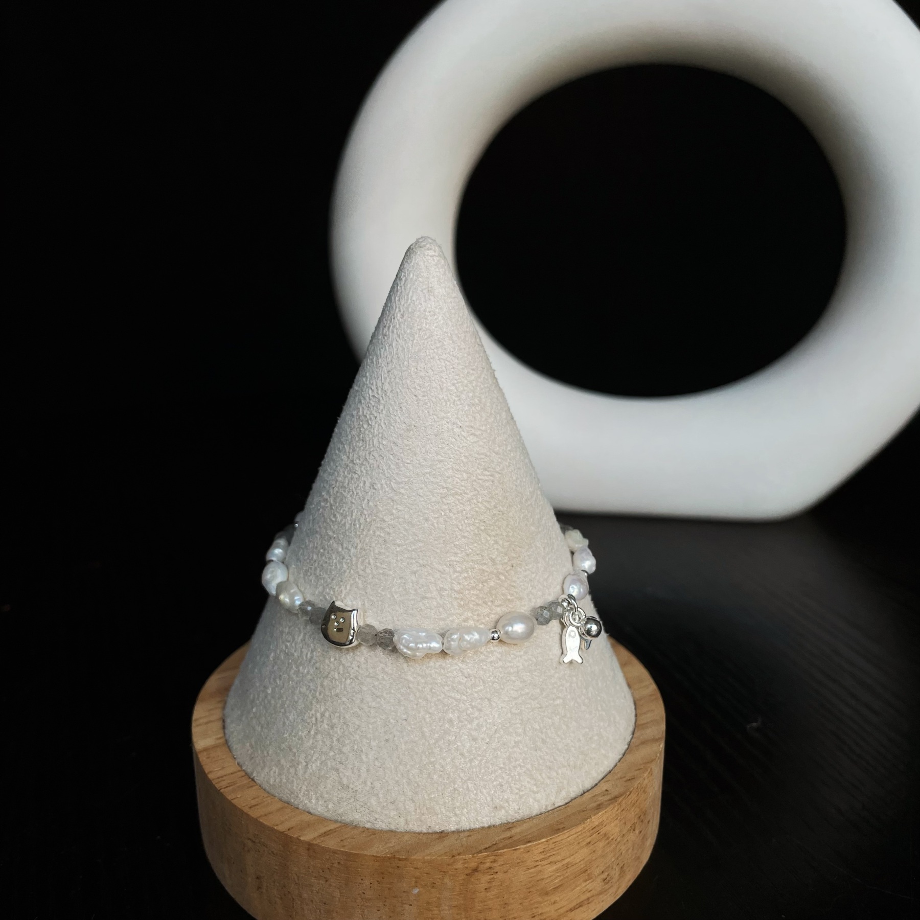 Handmade Cute Labradorite and Irregular Keshi Pearls Bracelet with Cat and Fish Charm