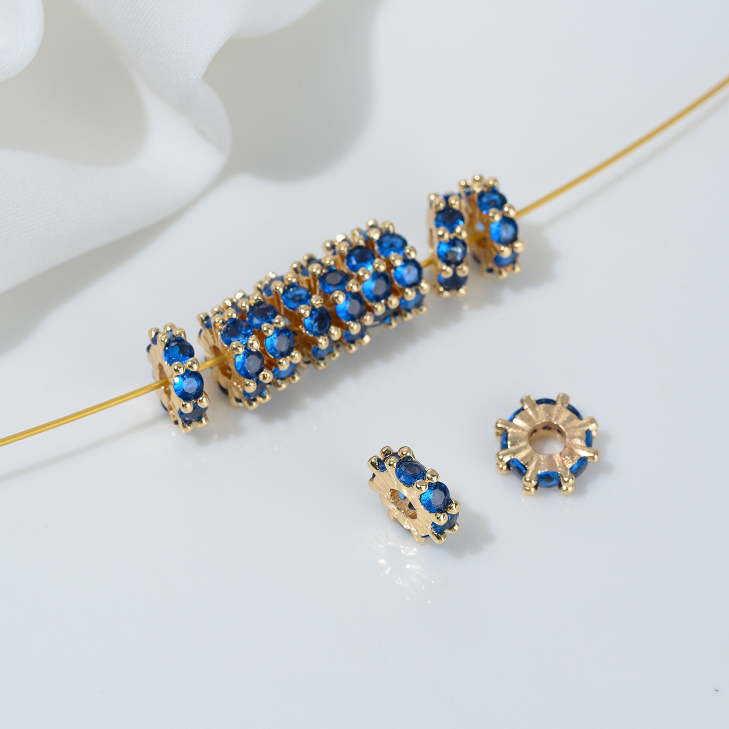 One Loop Zirconia Inlaid Gold Plated Cylindrical Wheel Spacer Beads Mu