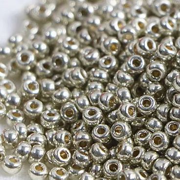 1.5mm Gold and Silver Palted Glass Seed Beads 5g