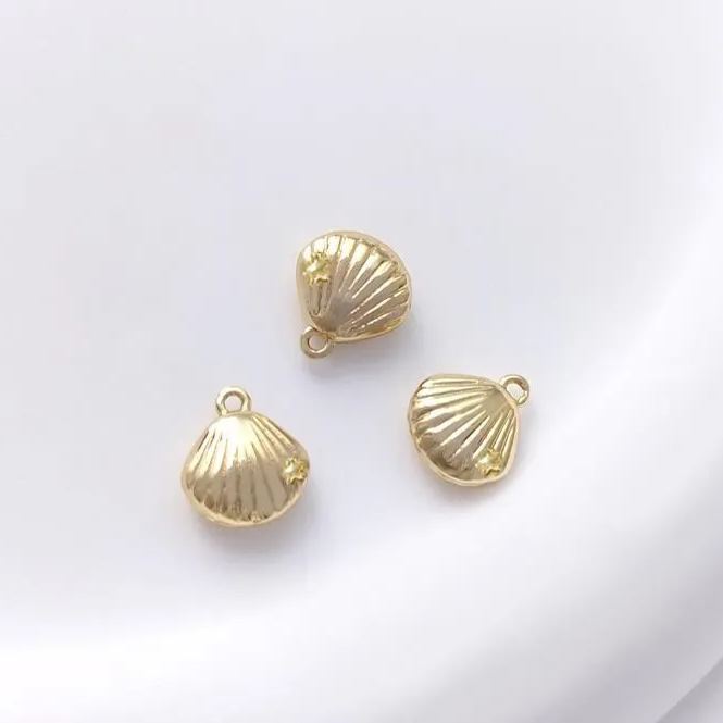 14k Gold Marine Organism Theme Charm Pendant