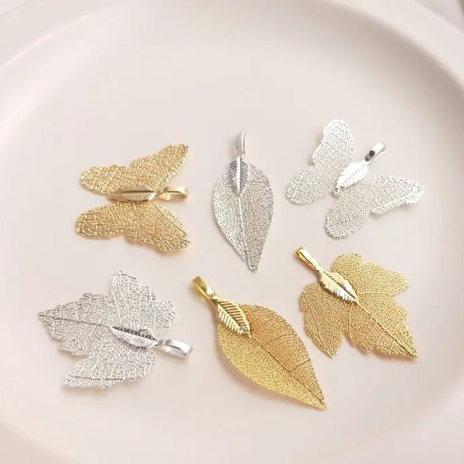 Natural Native Pruned Leaves Gold-Plated Silver-Covered Locket