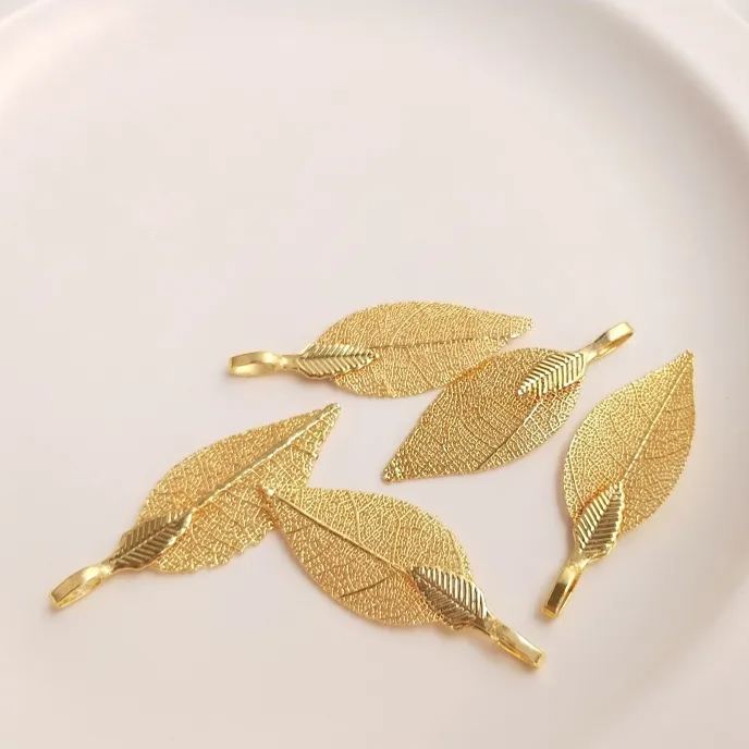 Natural Native Pruned Leaves Gold-Plated Silver-Covered Locket