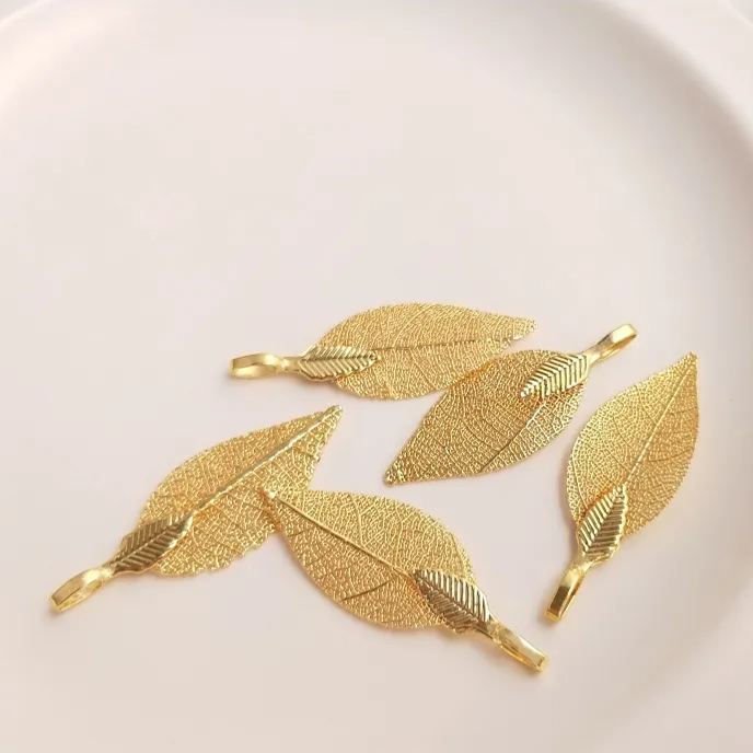 Natural Native Pruned Leaves Gold-Plated Silver-Covered Locket