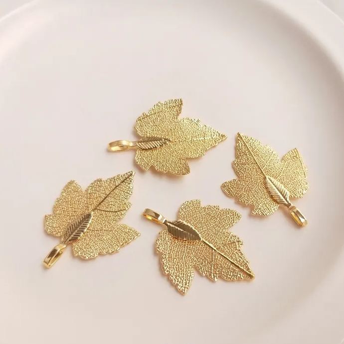 Natural Native Pruned Leaves Gold-Plated Silver-Covered Locket