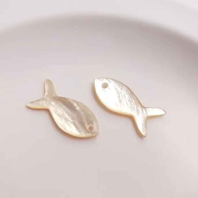 26x10mm Fish Charms Made of Japanese Capic Shell Jewelry Pendant 1 Piece