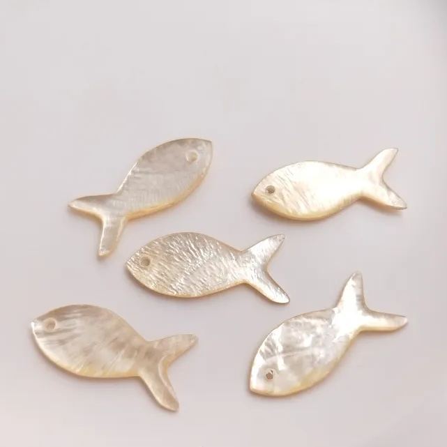 26x10mm Fish Charms Made of Japanese Capic Shell Jewelry Pendant 1 Piece