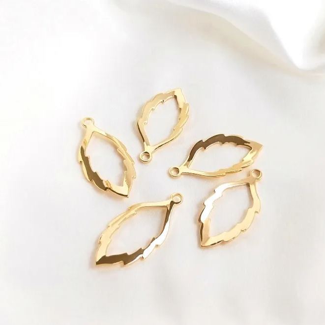 Delicate 14k Gold Plated Three-Dimensional Simulation Leaf Pendant Jewelry Charms