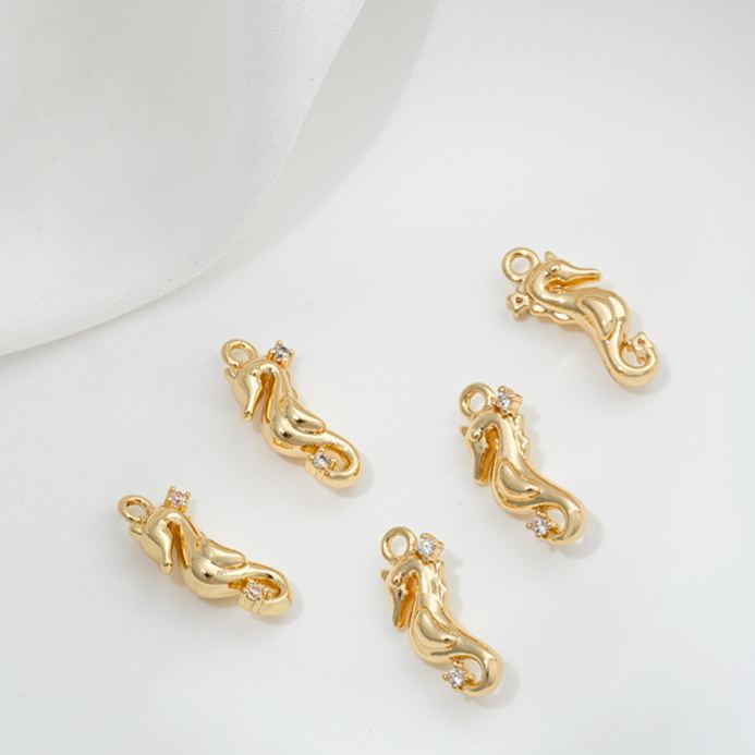 14k Gold Marine Organism Theme Charm Pendant