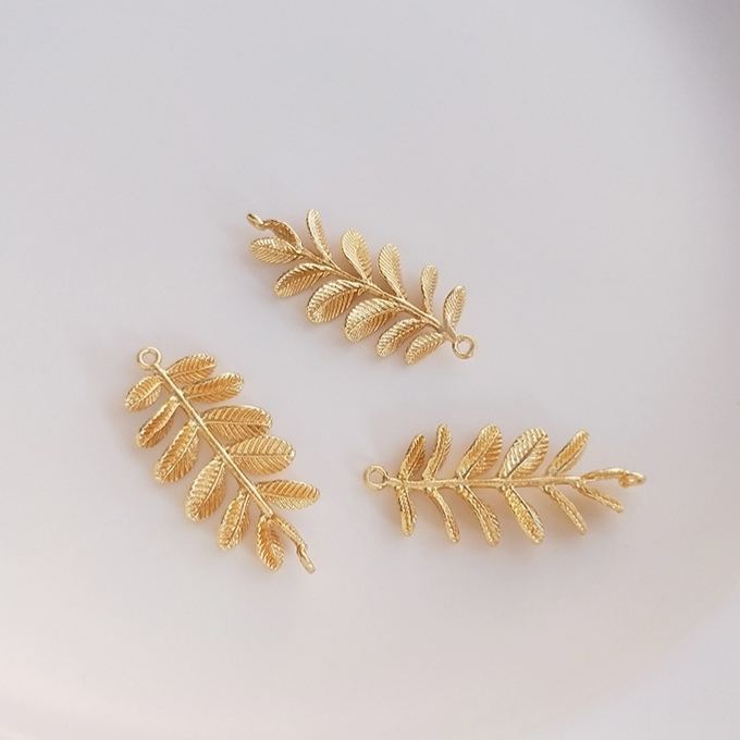 Delicate 14k Gold Plated Simulation Leaf Pendant Cute Charms for Jewelry DIY